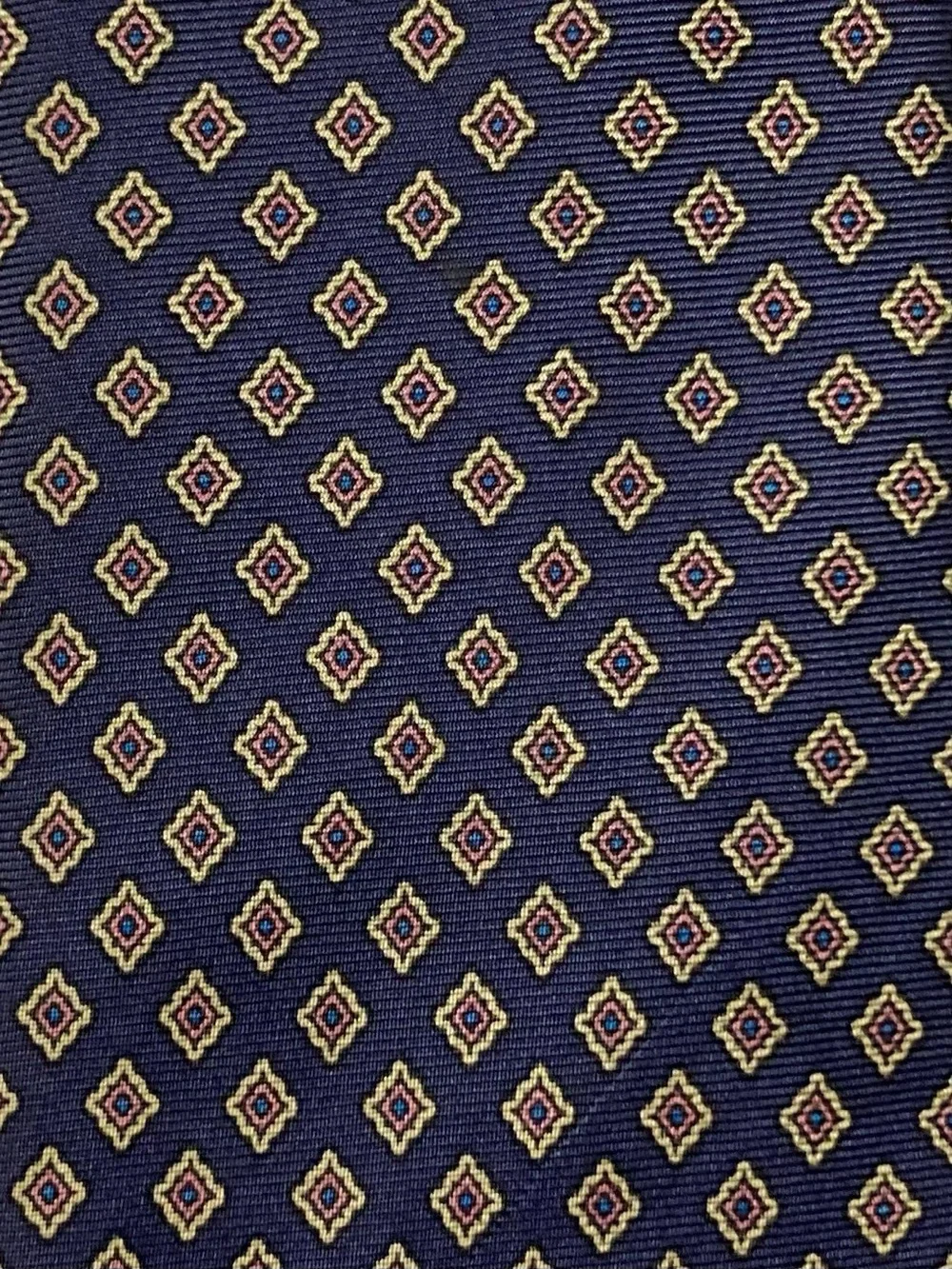 ⭐️ Geoffrey Beene Navy Blue Diamond Pattern 100% Silk Necktie